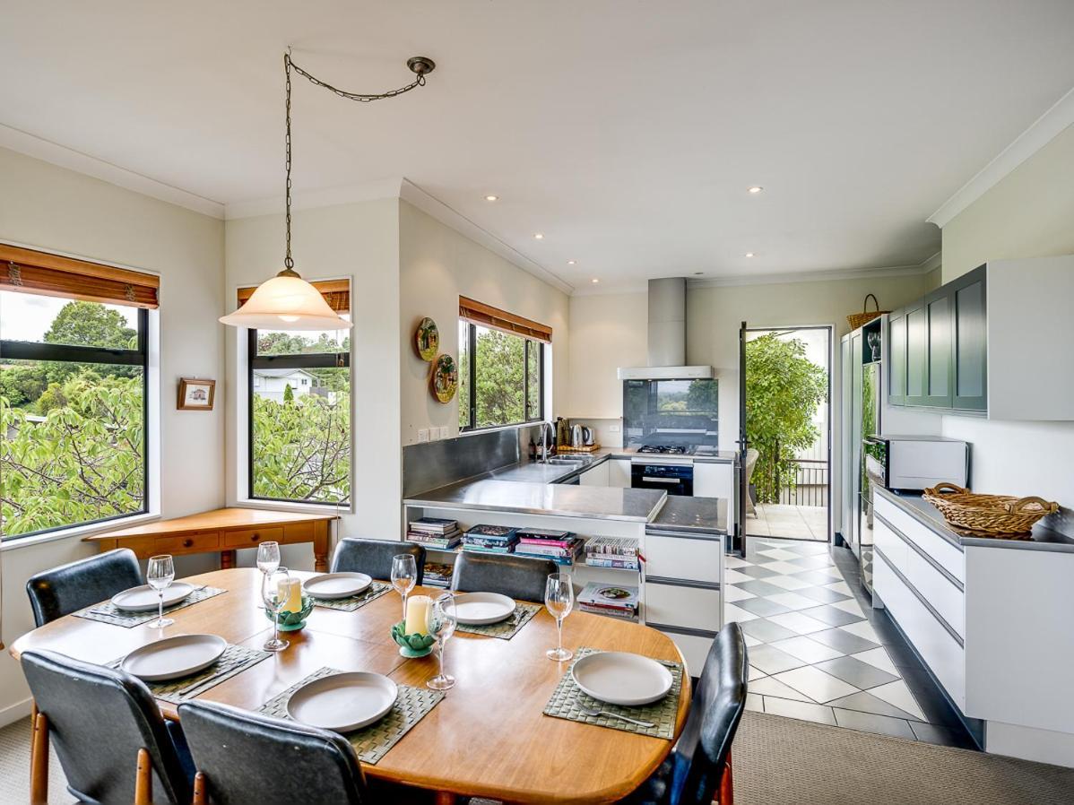 Busby Hill Villa - Havelock North Holiday Home Exterior photo